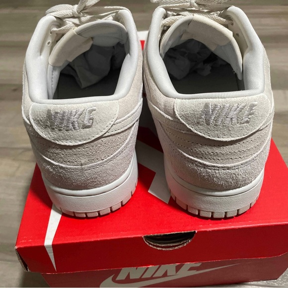 Nike Vast Grey Dunks - Picture 4 of 7